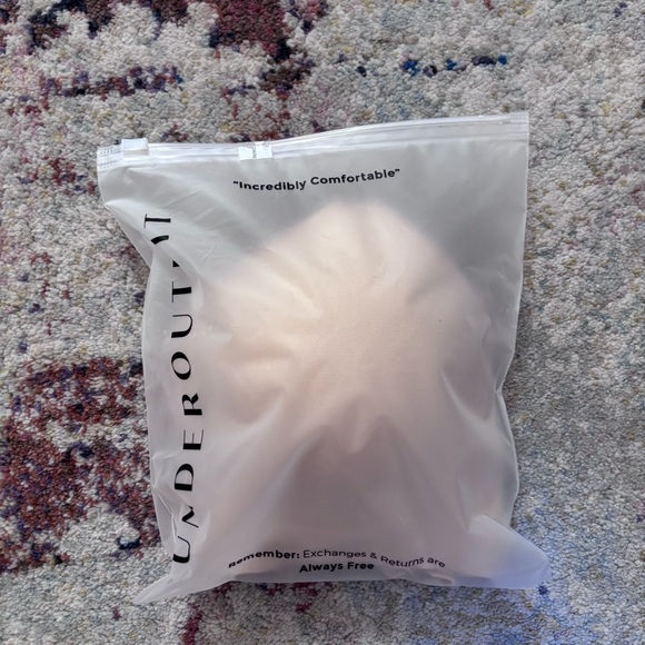 NWT Underoutfit The Perfect Neckline Bra - Sand, SMALL - Picture 6 of 6